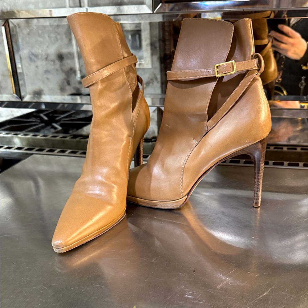 Anne Klein Elegant Tan Leather Women's Heels Sz 9M